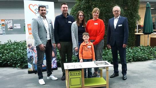Unsere SRH Kita am Wald in Bammental war einer der glücklichen Gewinner von zehn Matschküchen, die von der Volksbank eG verlost wurden.